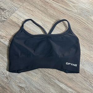 Dfyne Black Women's Strappy Back Sports Bra